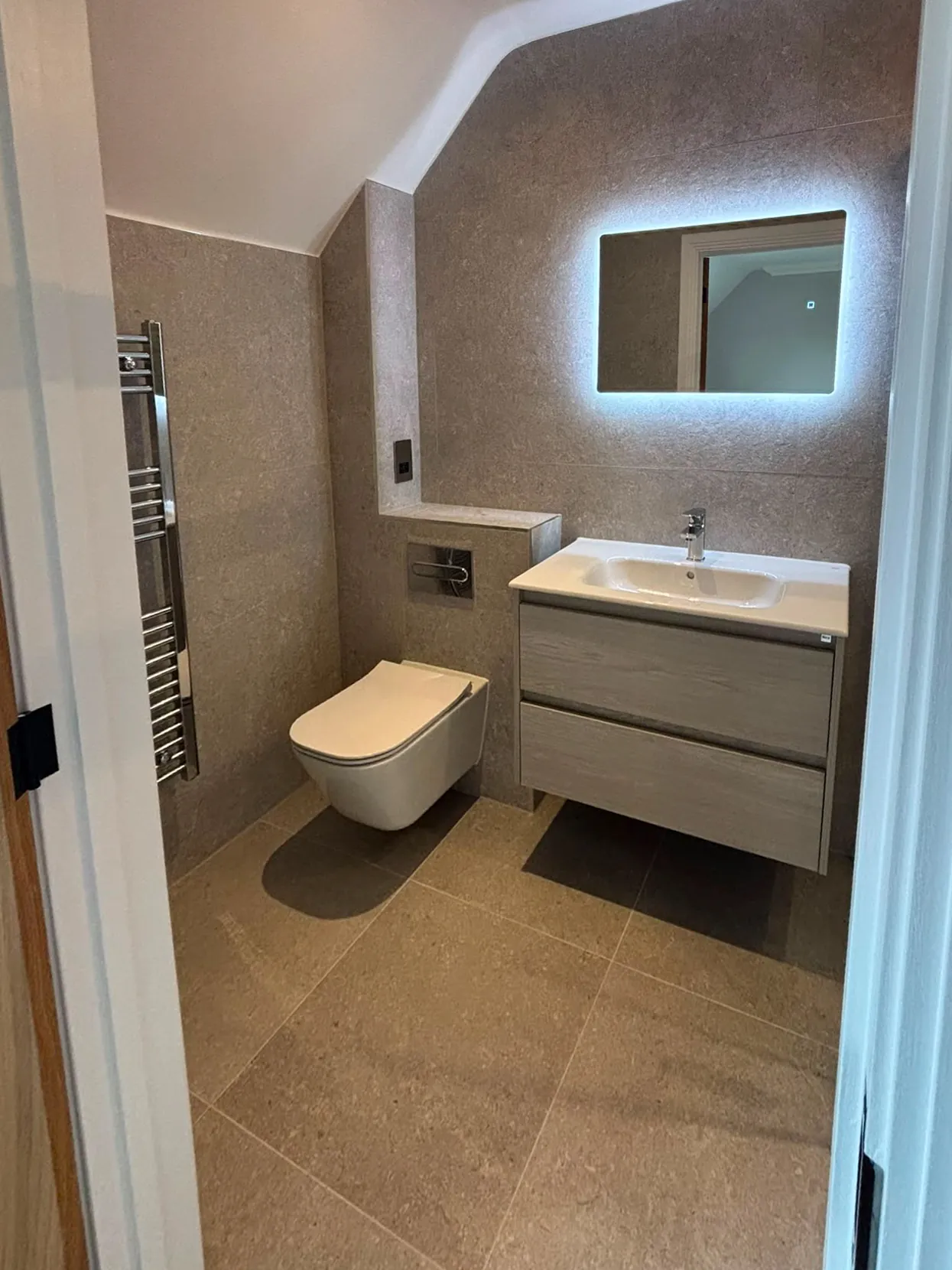 Feature tiled bathroom